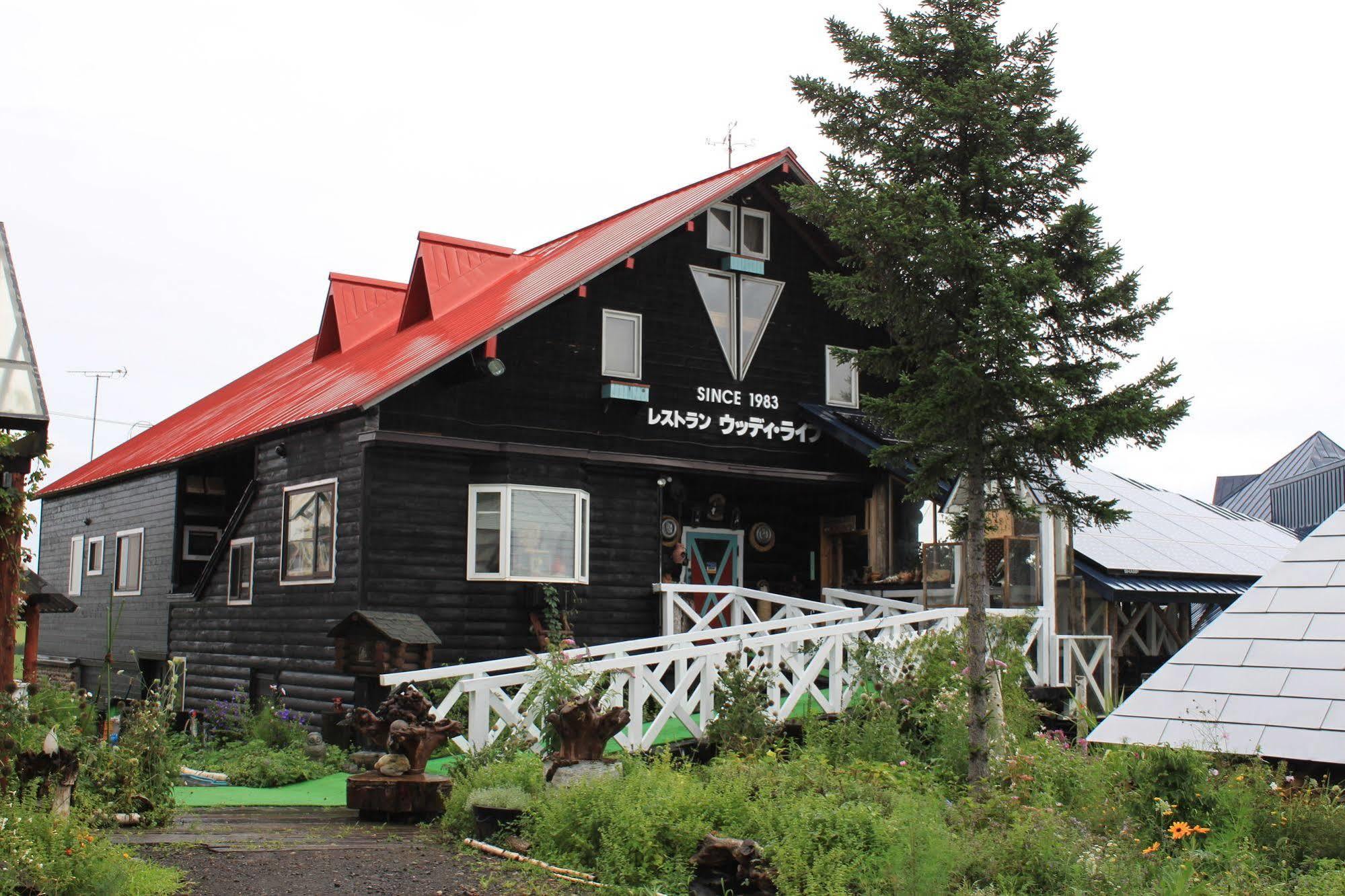 伍迪生活酒店 上富良野町 外观 照片
